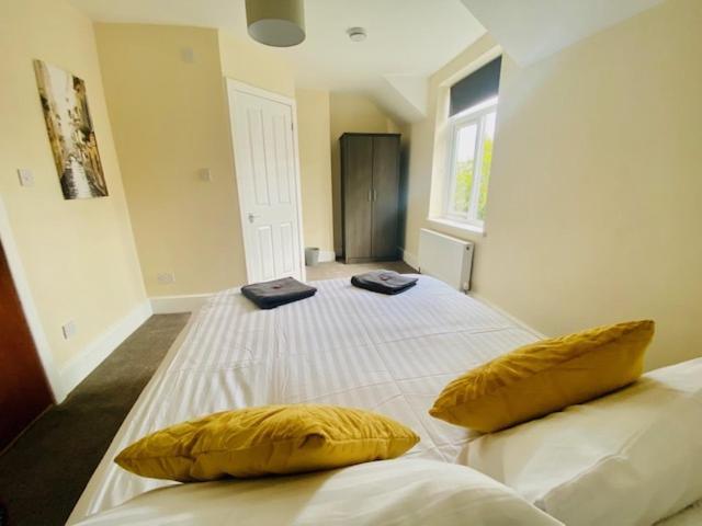 ريجلي Cannock House ~ 4 Bedrooms All With Ensuite. المظهر الخارجي الصورة