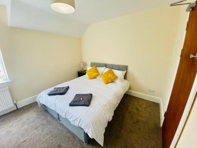 ريجلي Cannock House ~ 4 Bedrooms All With Ensuite. المظهر الخارجي الصورة