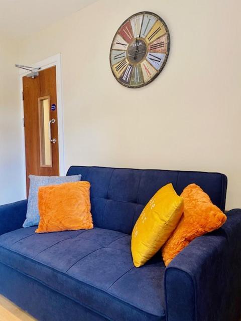 ريجلي Cannock House ~ 4 Bedrooms All With Ensuite. المظهر الخارجي الصورة